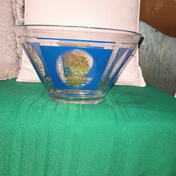 Hazel Atlas Vintage Chip, Punch Bowl Blue and Gold Grape Design - Picture 2 of 6